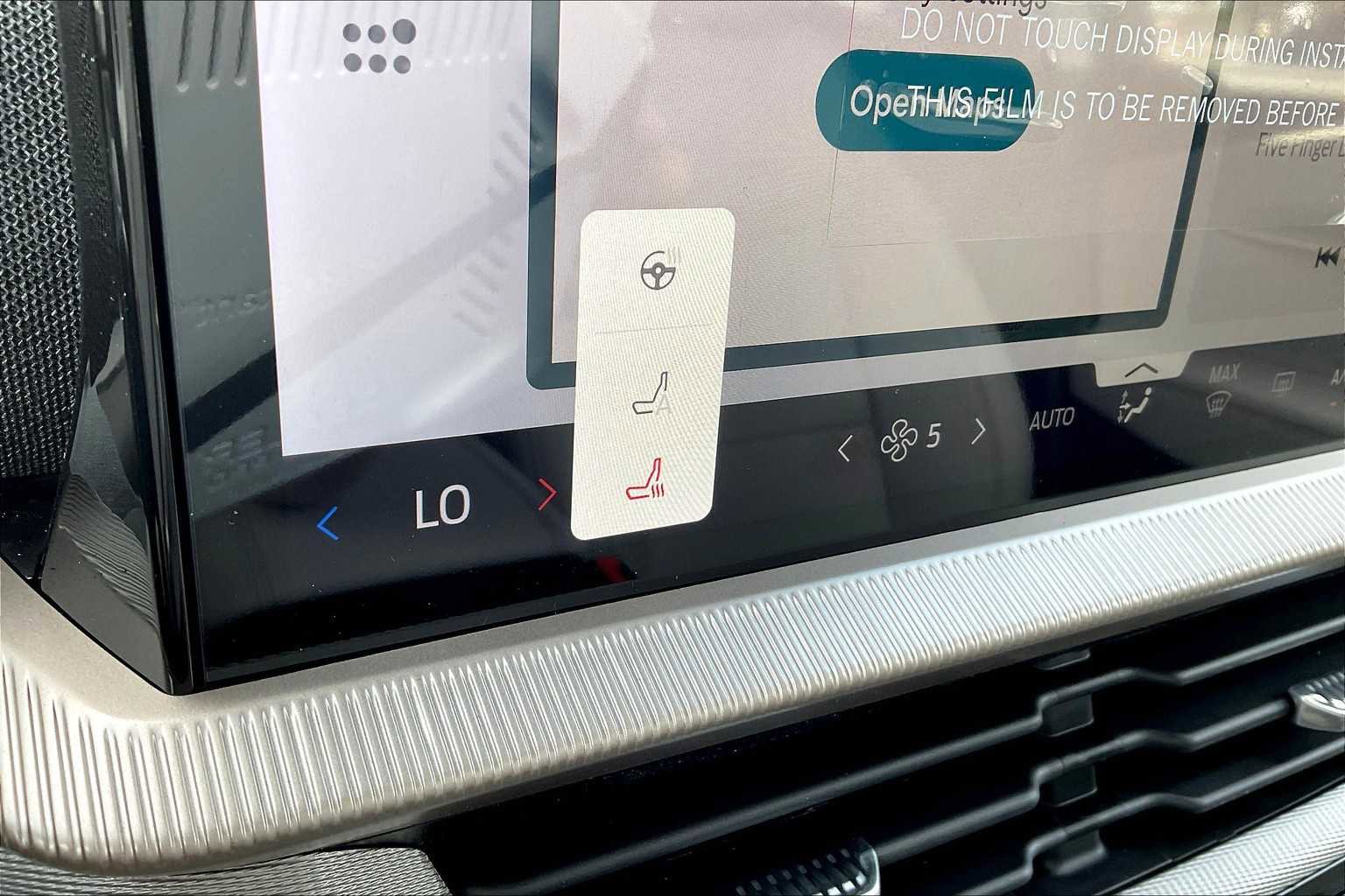 New 2025 Ford Explorer Active w/ Active Comfort Package image 17