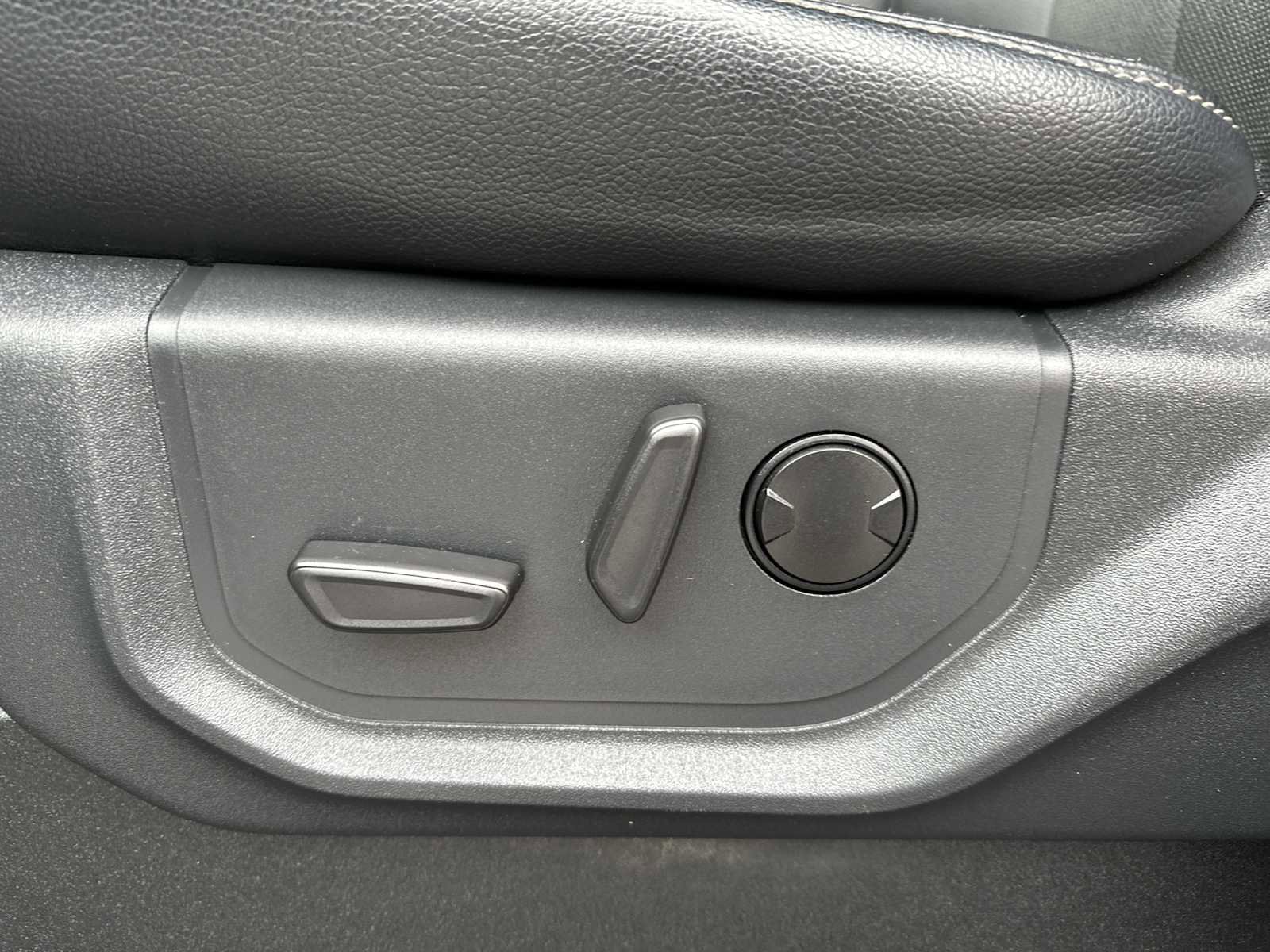 Used 2022 Ford F250 Lariat w/ Chrome Package image 10