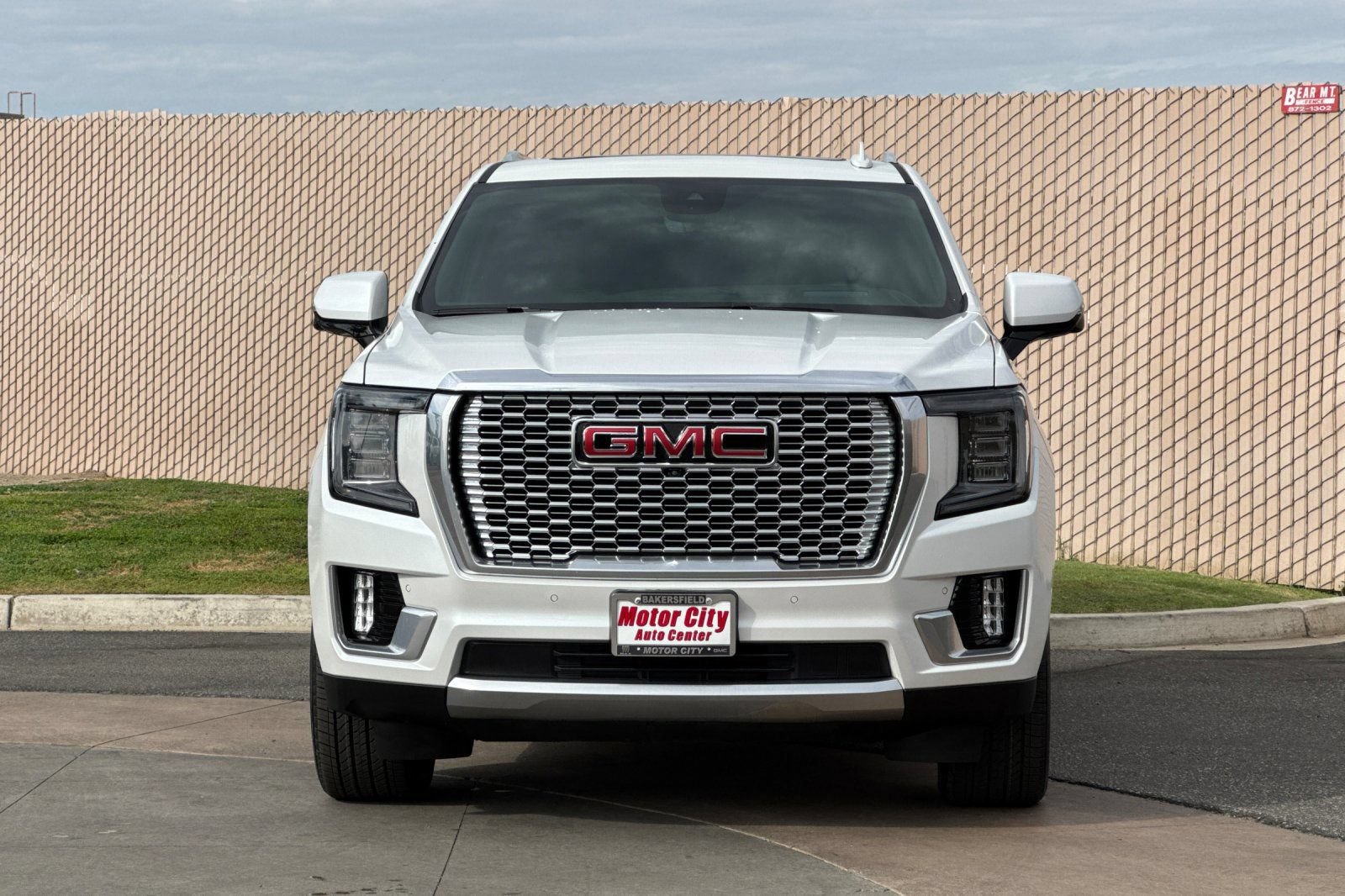 Certified 2024 GMC Yukon XL Denali w/ Advanced Technology Package AWD/4WD image 9