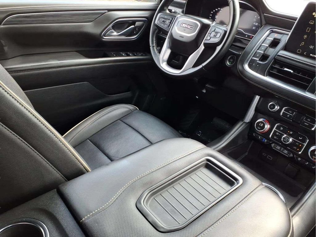 Used 2024 GMC Yukon SLT RWD image 10