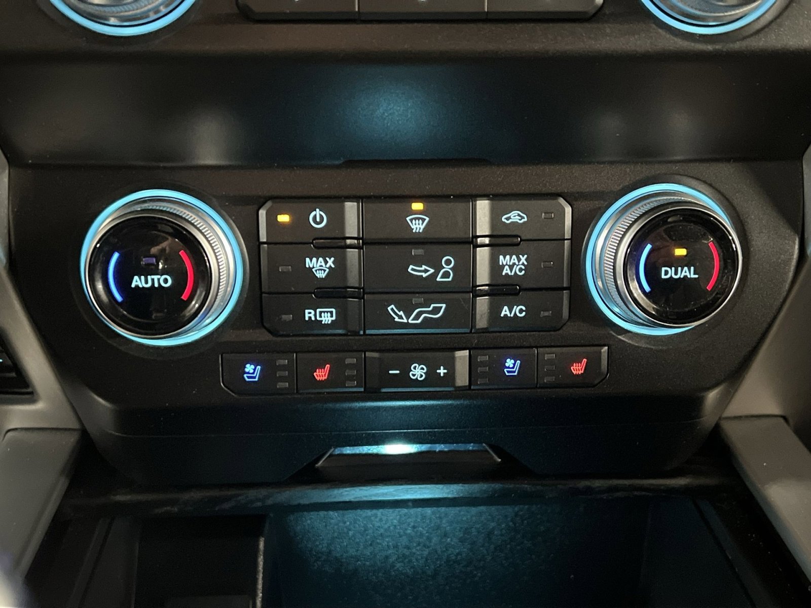 Used 2020 Ford F150 Platinum w/ Equipment Group 701A Luxury image 21