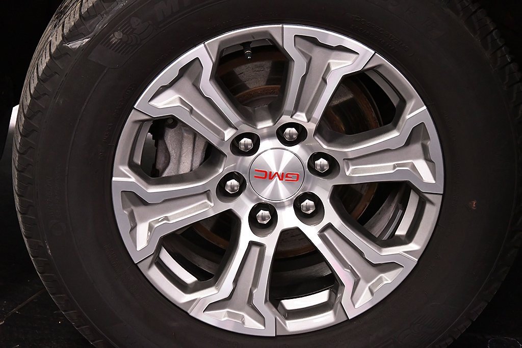 Used 2025 GMC Sierra 1500 SLT image 9