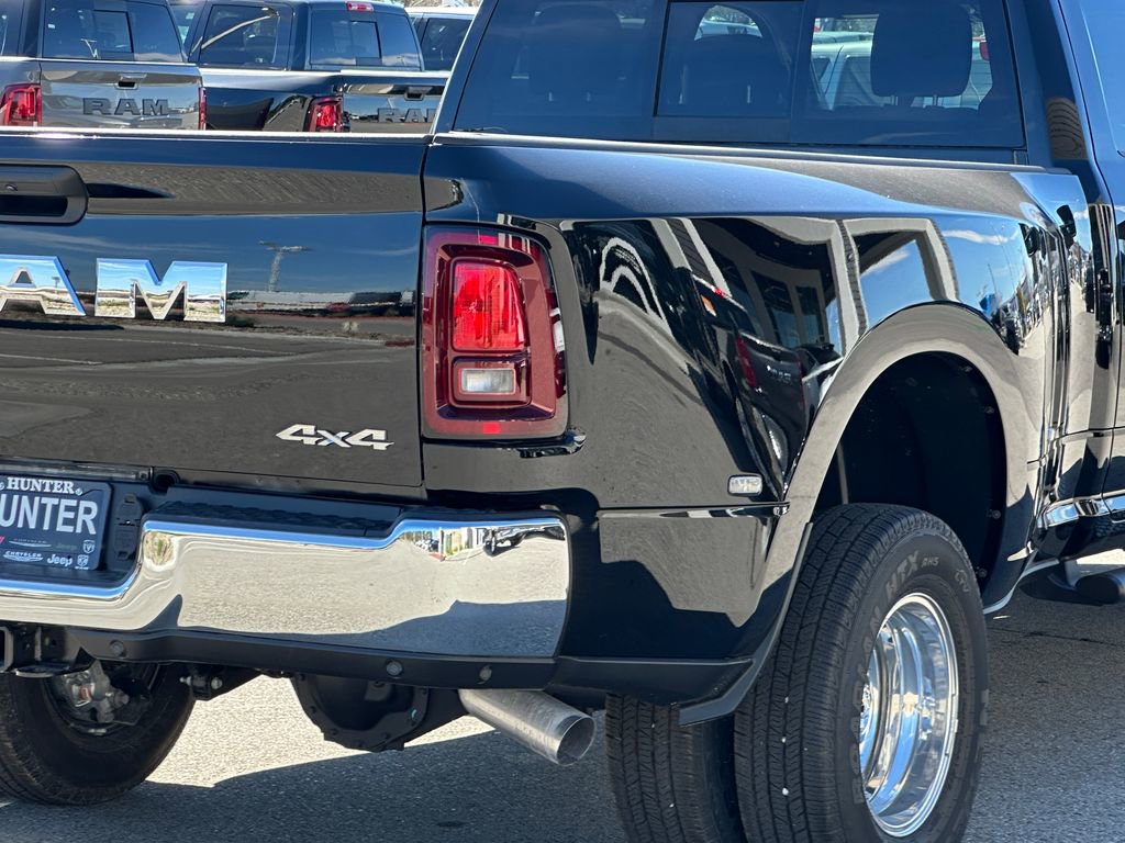 New 2026 RAM 3500 Tradesman AWD/4WD image 7