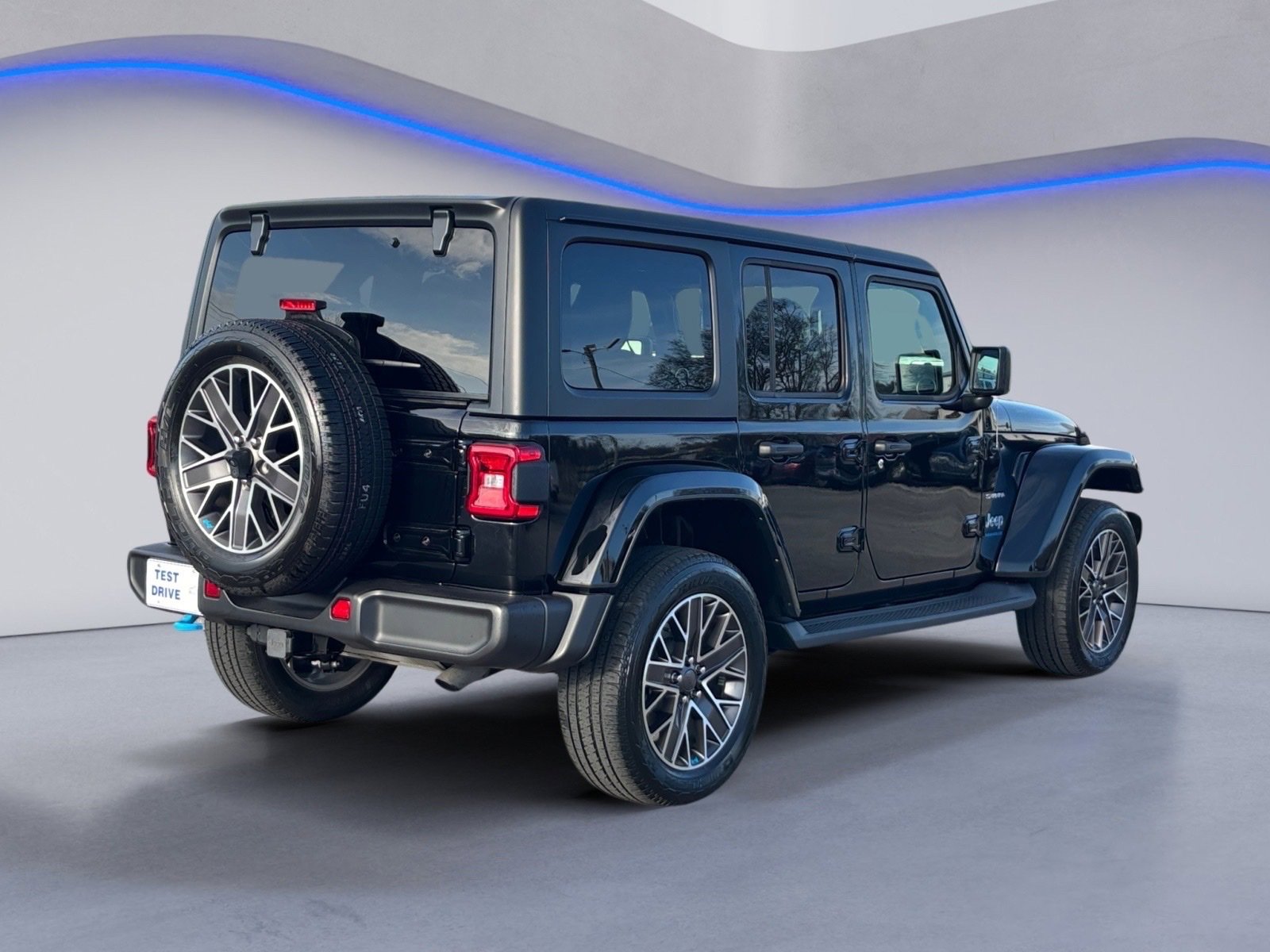 Used 2023 Jeep Wrangler Unlimited Sahara w/ Cold Weather Group image 10