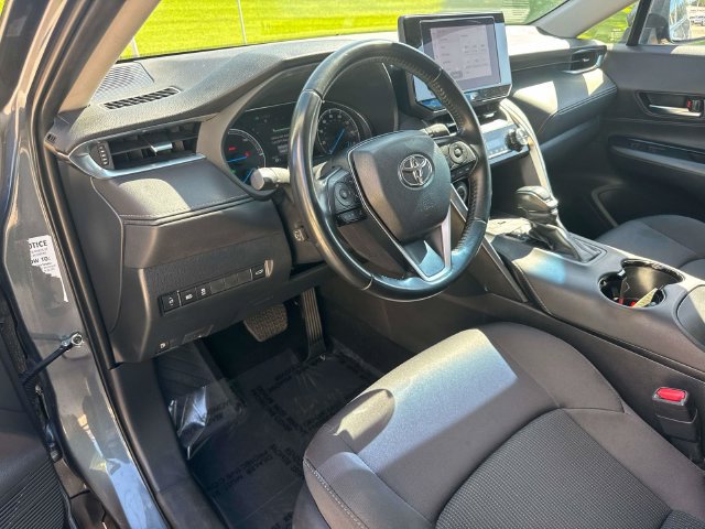 Used 2024 Toyota Venza LE AWD/4WD image 23