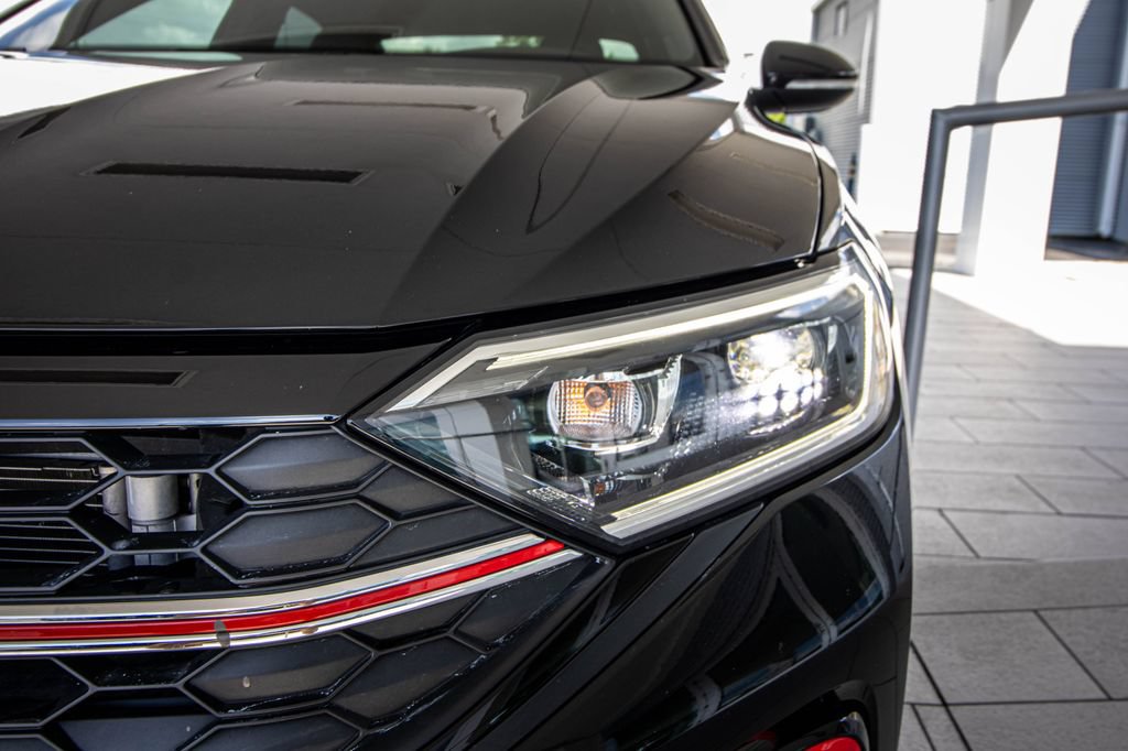 Used 2022 Volkswagen Jetta GLI Autobahn FWD image 8