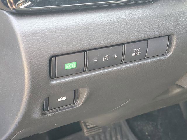 Certified 2023 Nissan Sentra SR w/ SR Premium Package FWD image 9