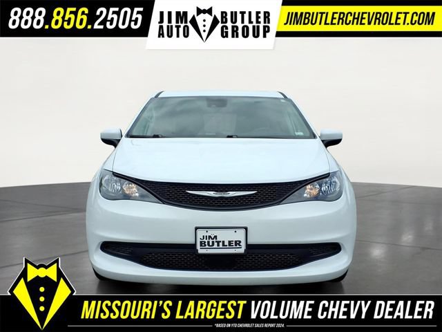 Used 2023 Chrysler Voyager LX FWD image 28