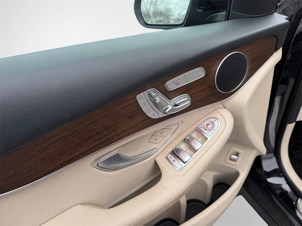 Used 2022 Mercedes-Benz GLC 300 4MATIC image 14