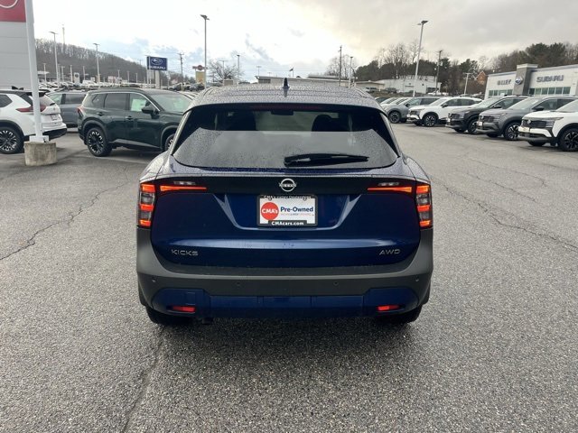 Certified 2025 Nissan Kicks SV image 6