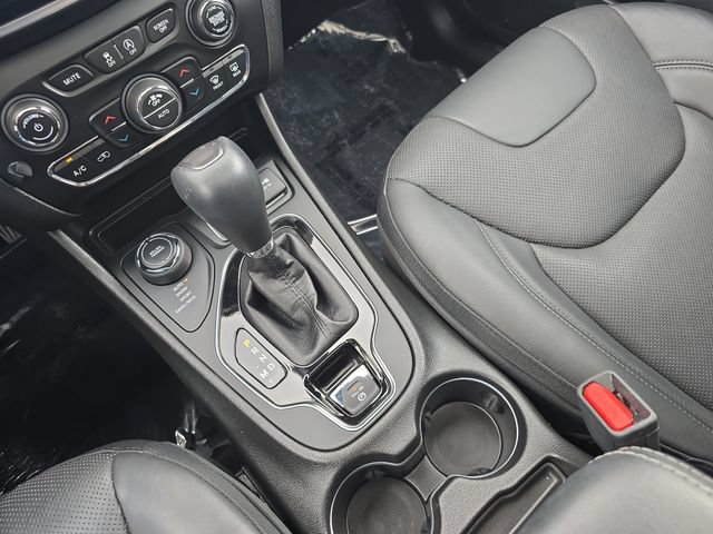 Used 2019 Jeep Cherokee Limited w/ Luxury Group AWD/4WD image 27