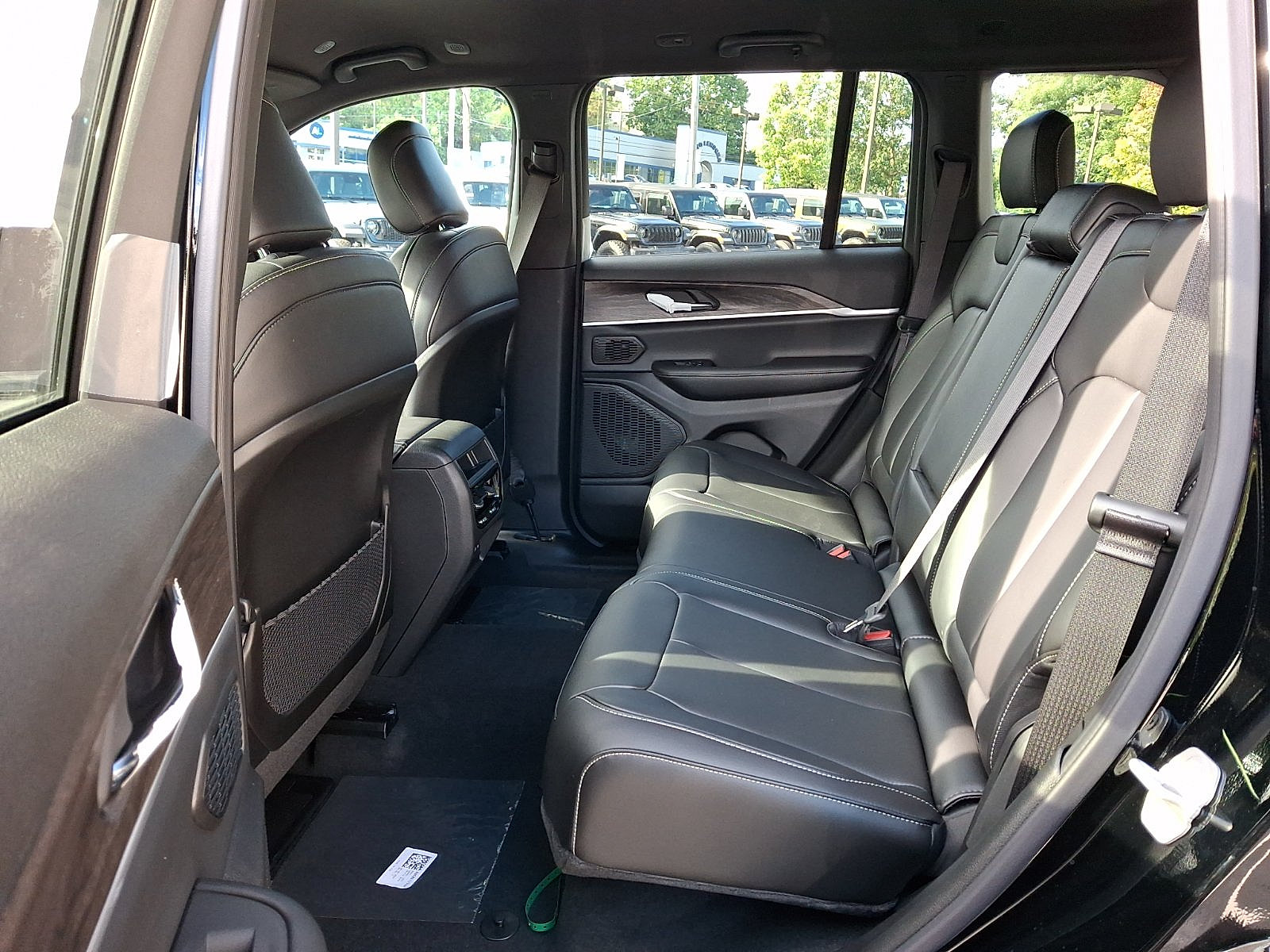 New 2027 Jeep Grand Cherokee Limited AWD/4WD image 6