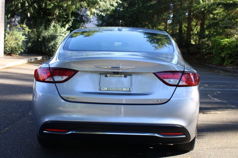 Used 2015 Chrysler 200 Limited w/ Convenience Group FWD image 11