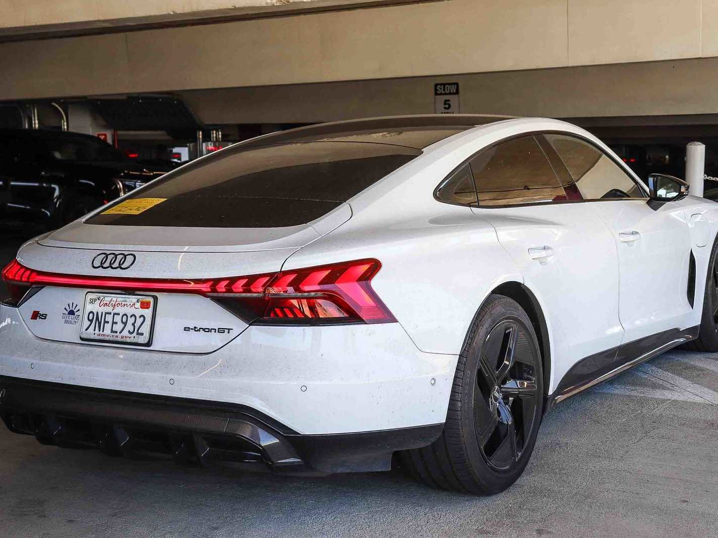 Used 2023 Audi RS e-tron GT w/ Carbon Performance Package AWD/4WD image 4