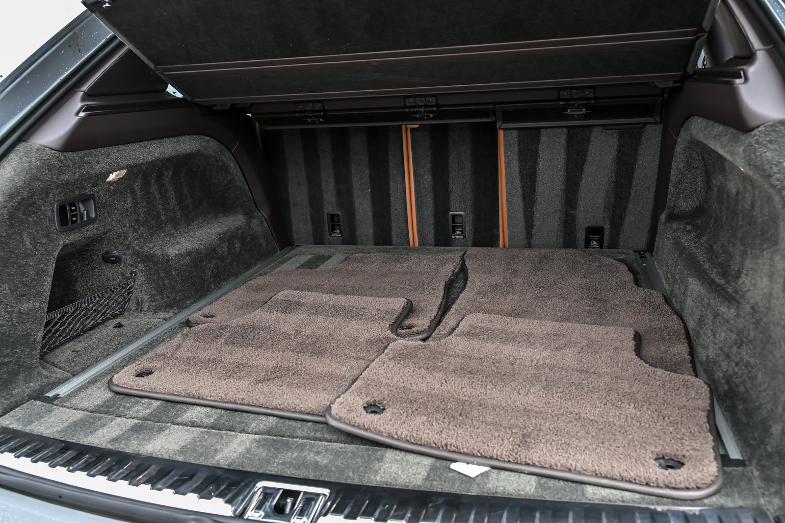 Used 2022 Bentley Bentayga AWD/4WD image 14