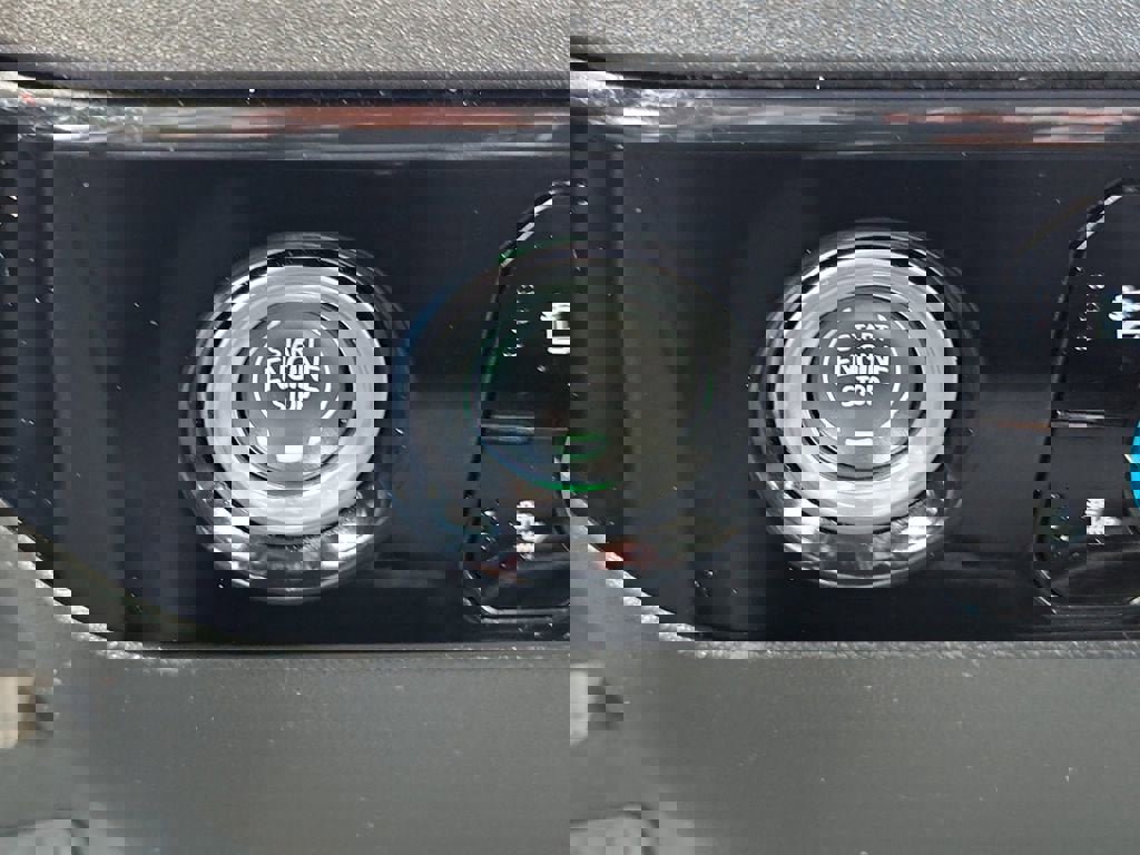 Used 2023 GMC Sierra 1500 Elevation image 22