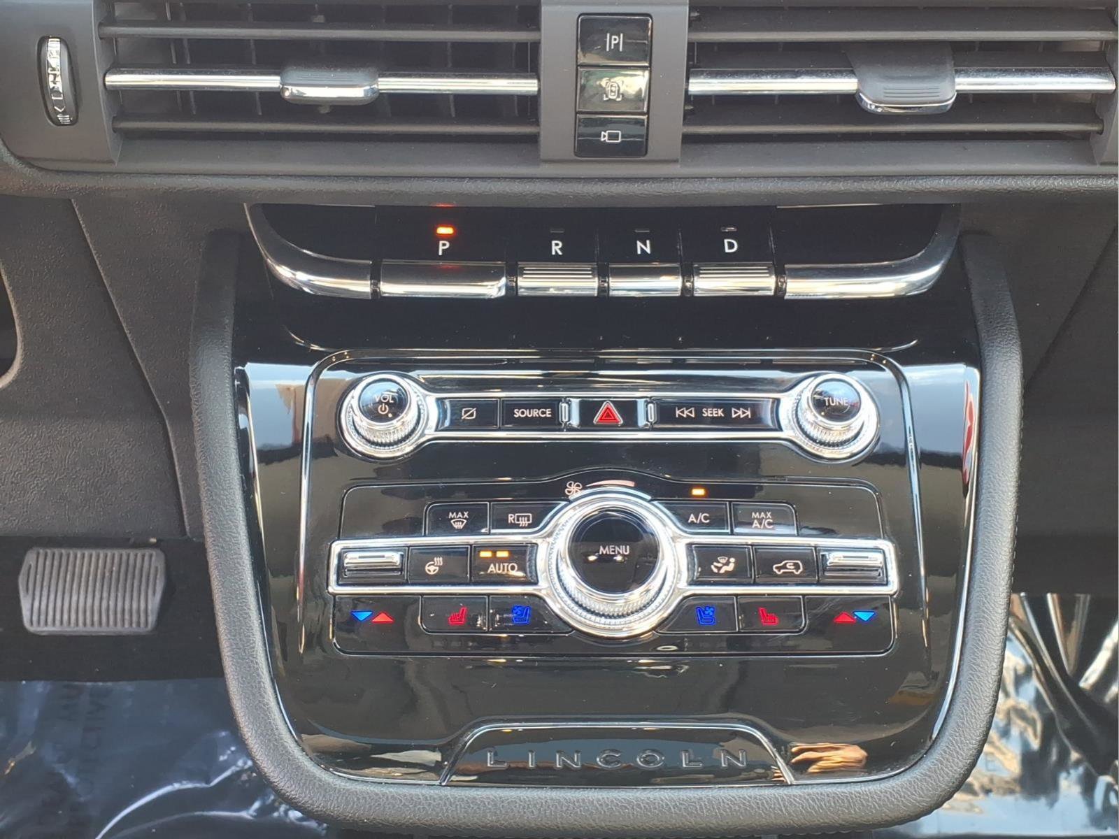 Used 2022 Lincoln Corsair AWD w/ Premium Package image 9