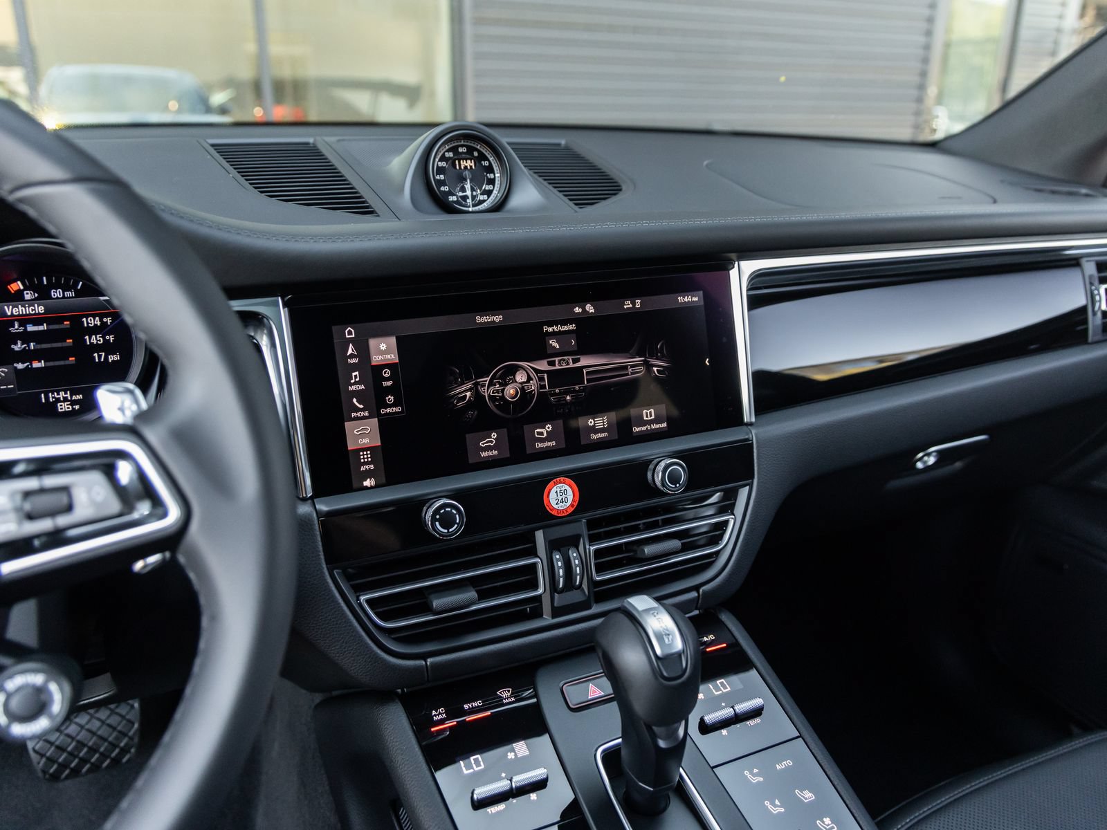 Certified 2026 Porsche Macan S AWD/4WD image 28