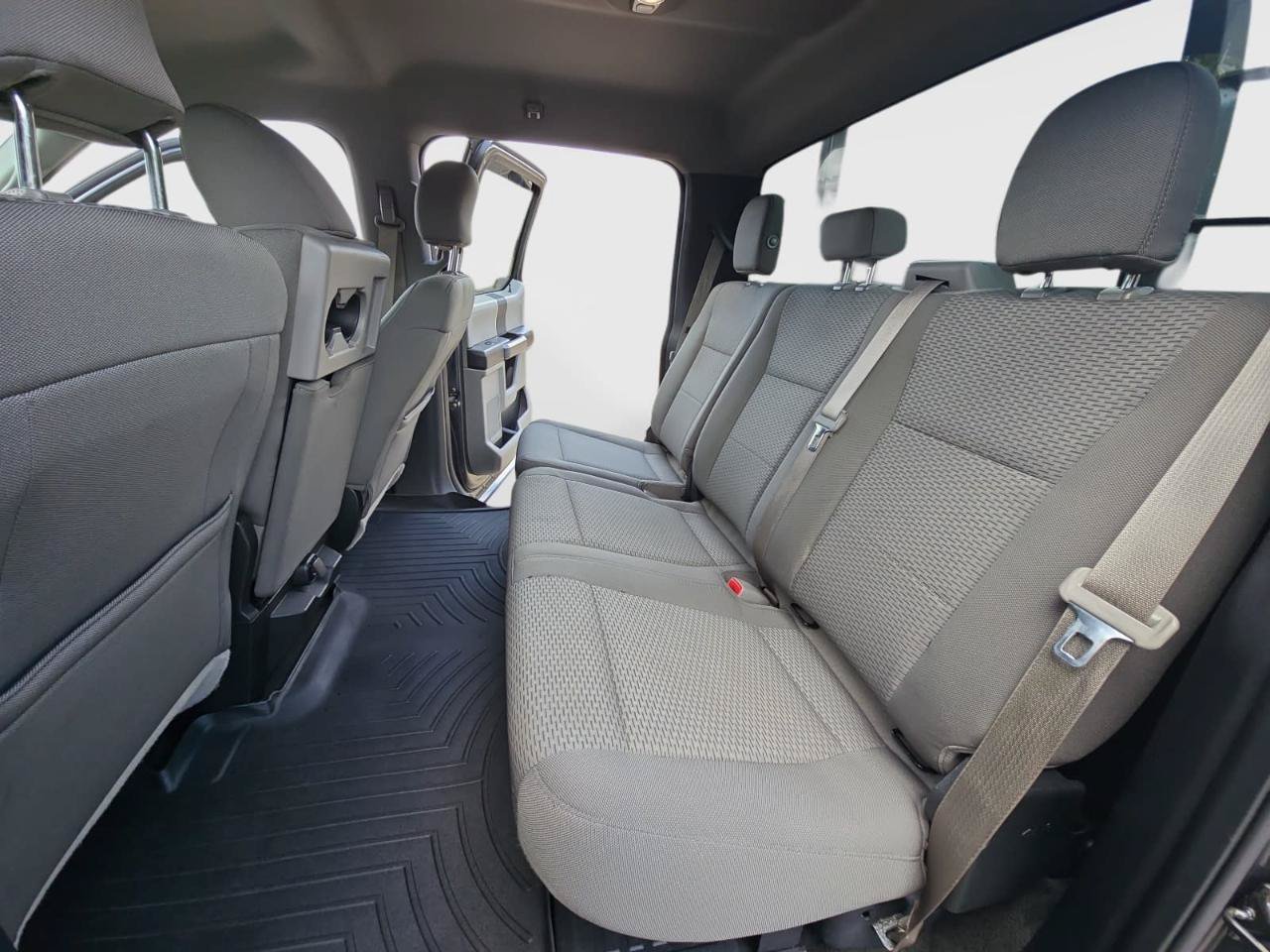 Used 2017 Ford F250 XLT w/ Camper Package AWD/4WD image 19
