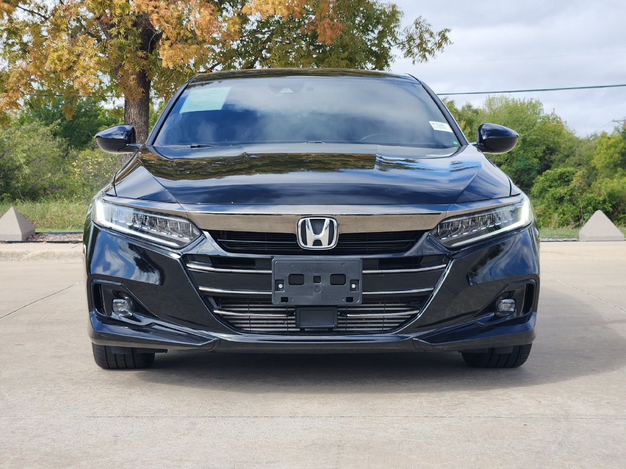 Certified 2022 Honda Accord Sport image 2