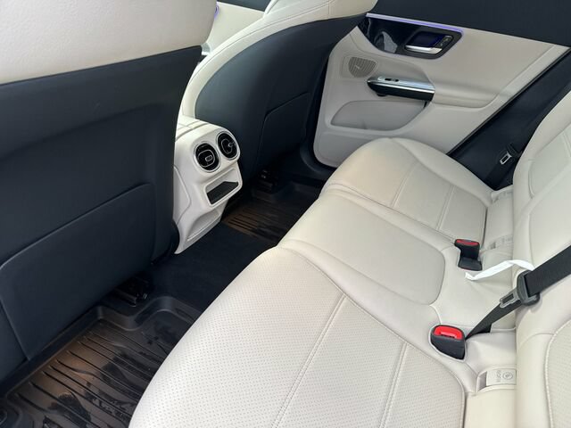 Used 2026 Mercedes-Benz GLC 300 image 13