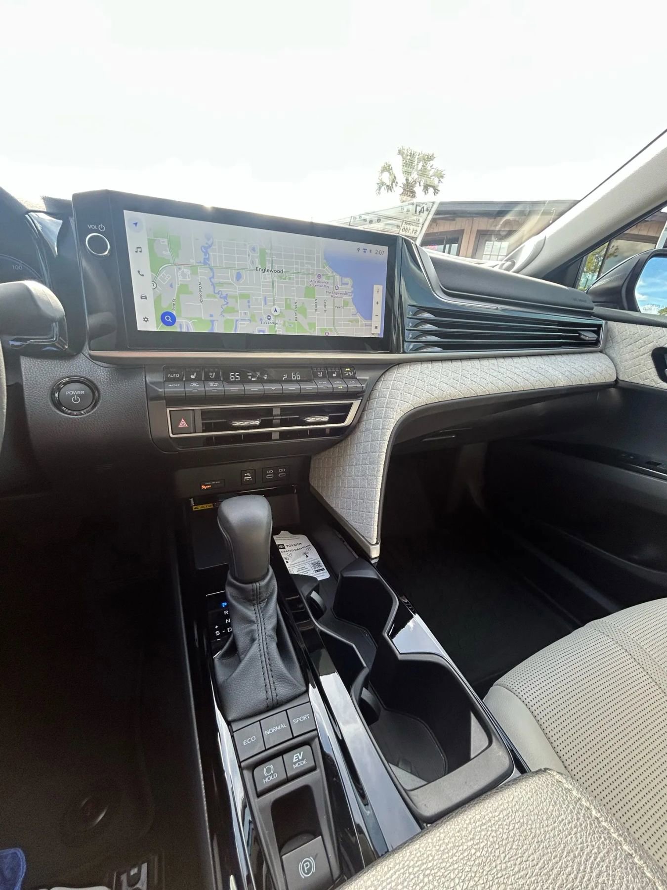 Used 2025 Toyota Camry XLE image 22