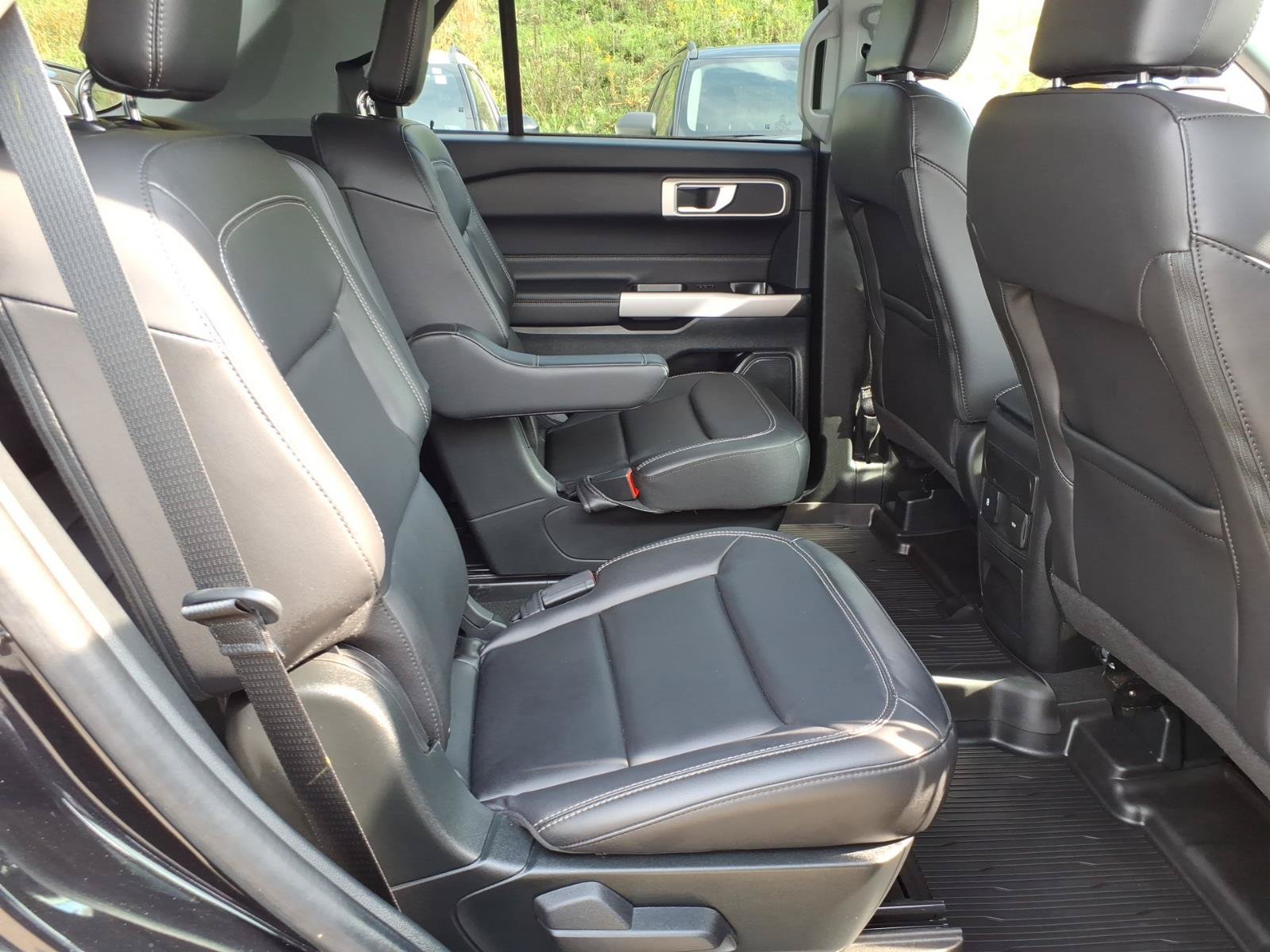Used 2023 Ford Explorer XLT w/ Equipment Group 202A AWD/4WD image 9