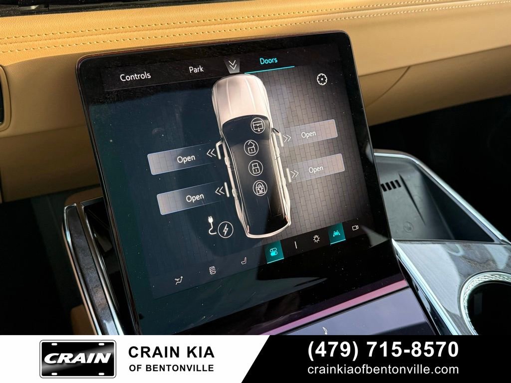 Used 2026 Cadillac Escalade IQL Luxury image 17