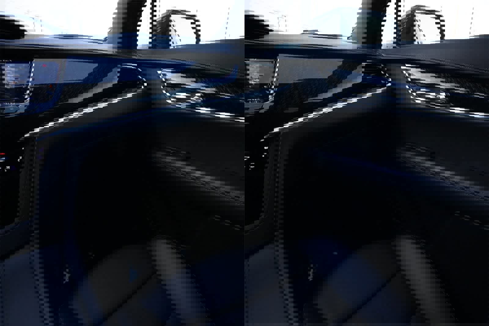 Used 2022 Cadillac XT6 Premium Luxury w/ Technology Package image 8