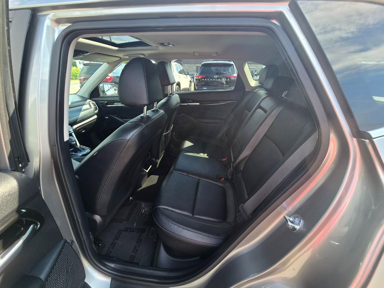 Used 2024 Kia Seltos SX w/ SX Sunroof Package AWD/4WD image 15