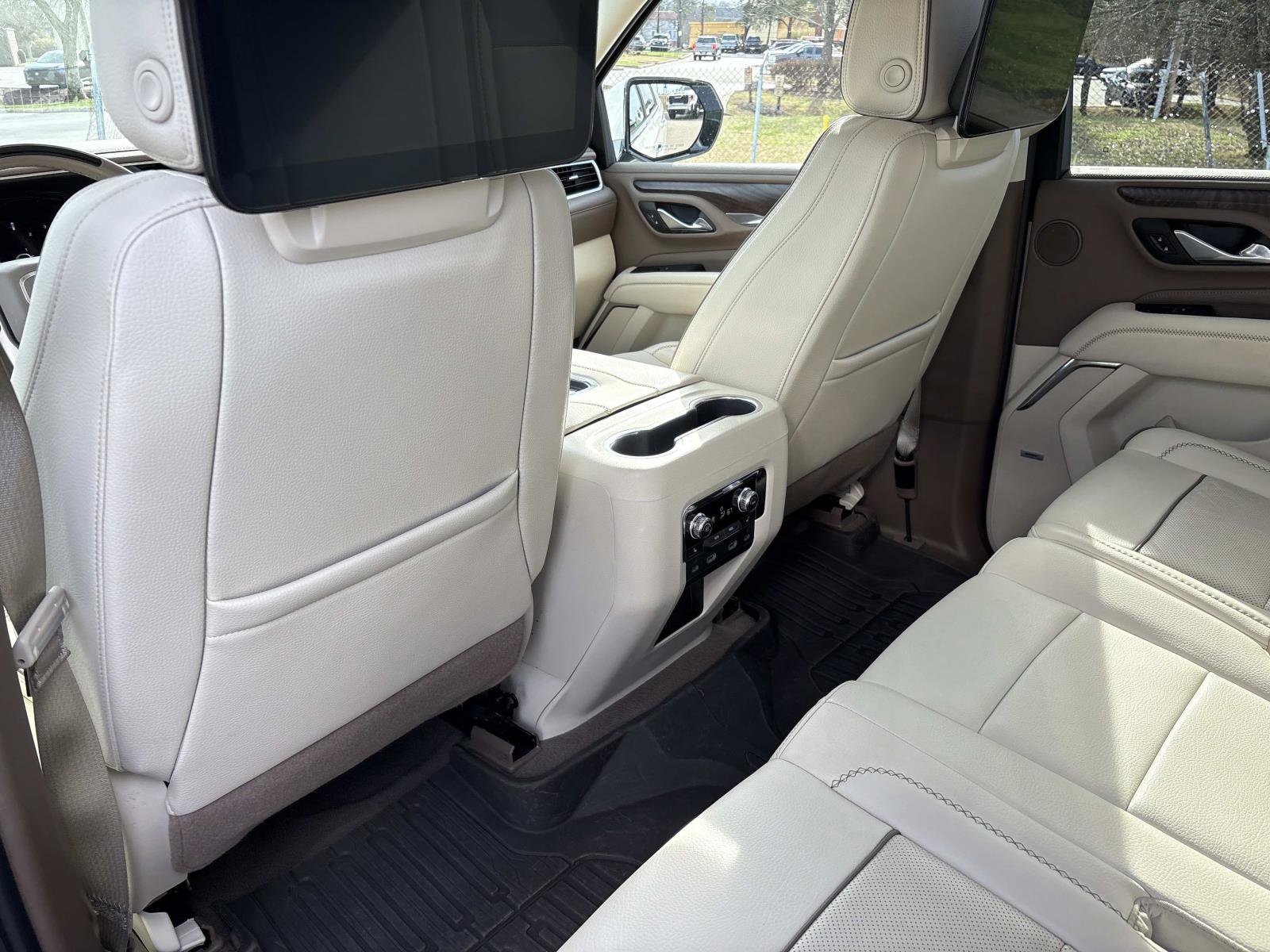 Certified 2024 GMC Yukon XL Denali w/ Denali Reserve Package image 30