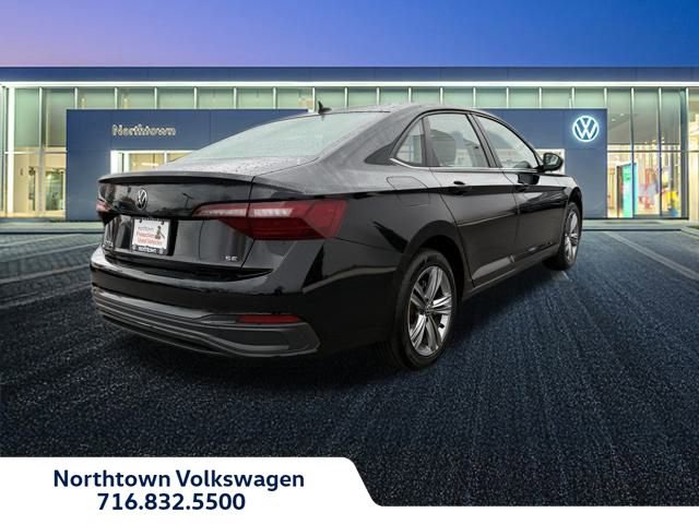 Used 2024 Volkswagen Jetta SE image 3