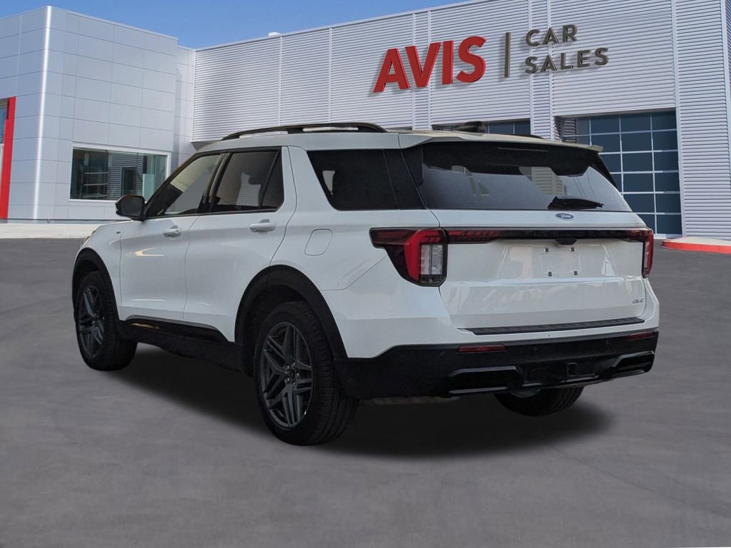 Used 2025 Ford Explorer ST-Line w/ ST-Line Street Pack image 3