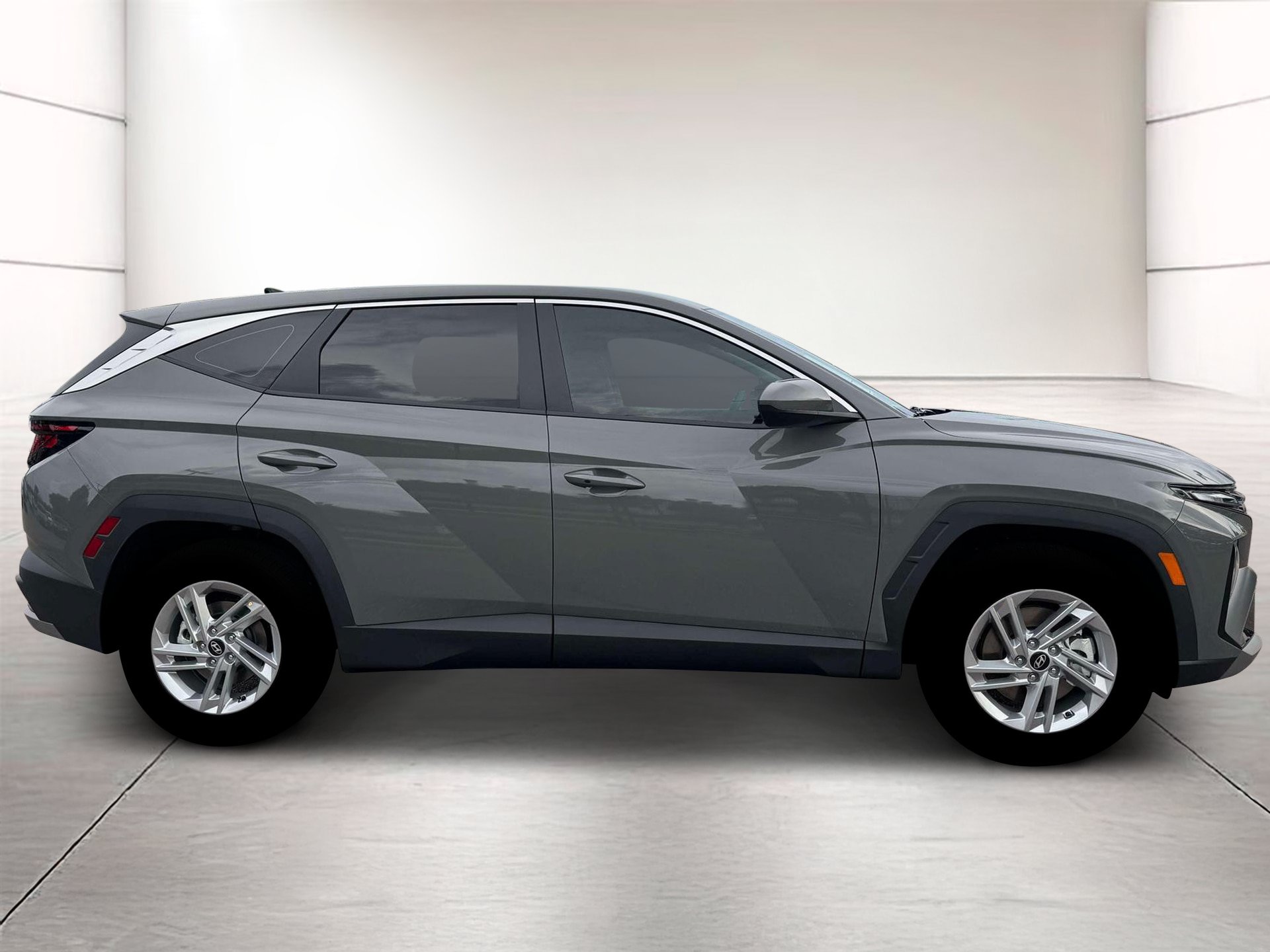 Certified 2026 Hyundai Tucson SE FWD image 9