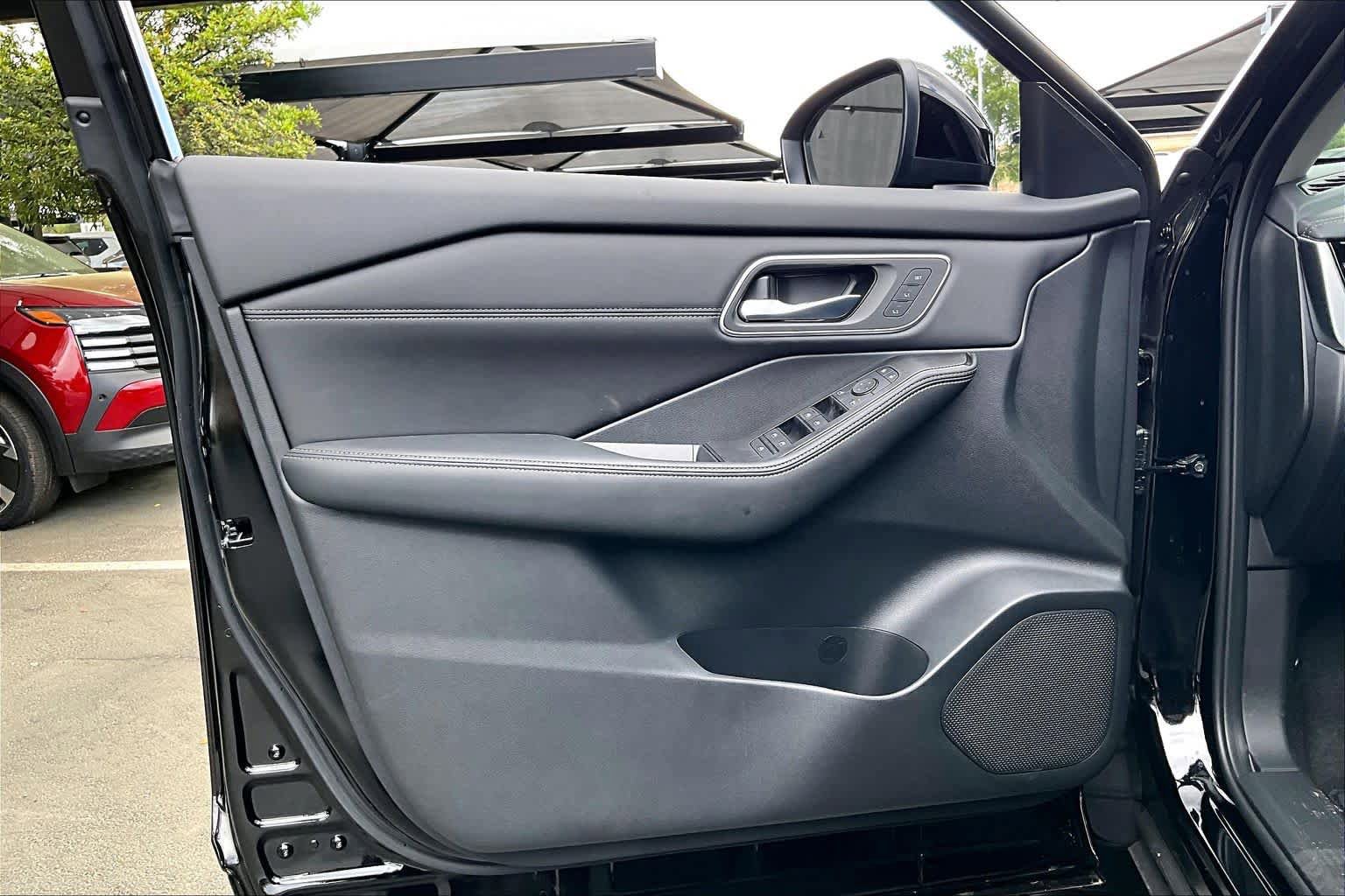 New 2026 Nissan Rogue Platinum AWD/4WD image 10