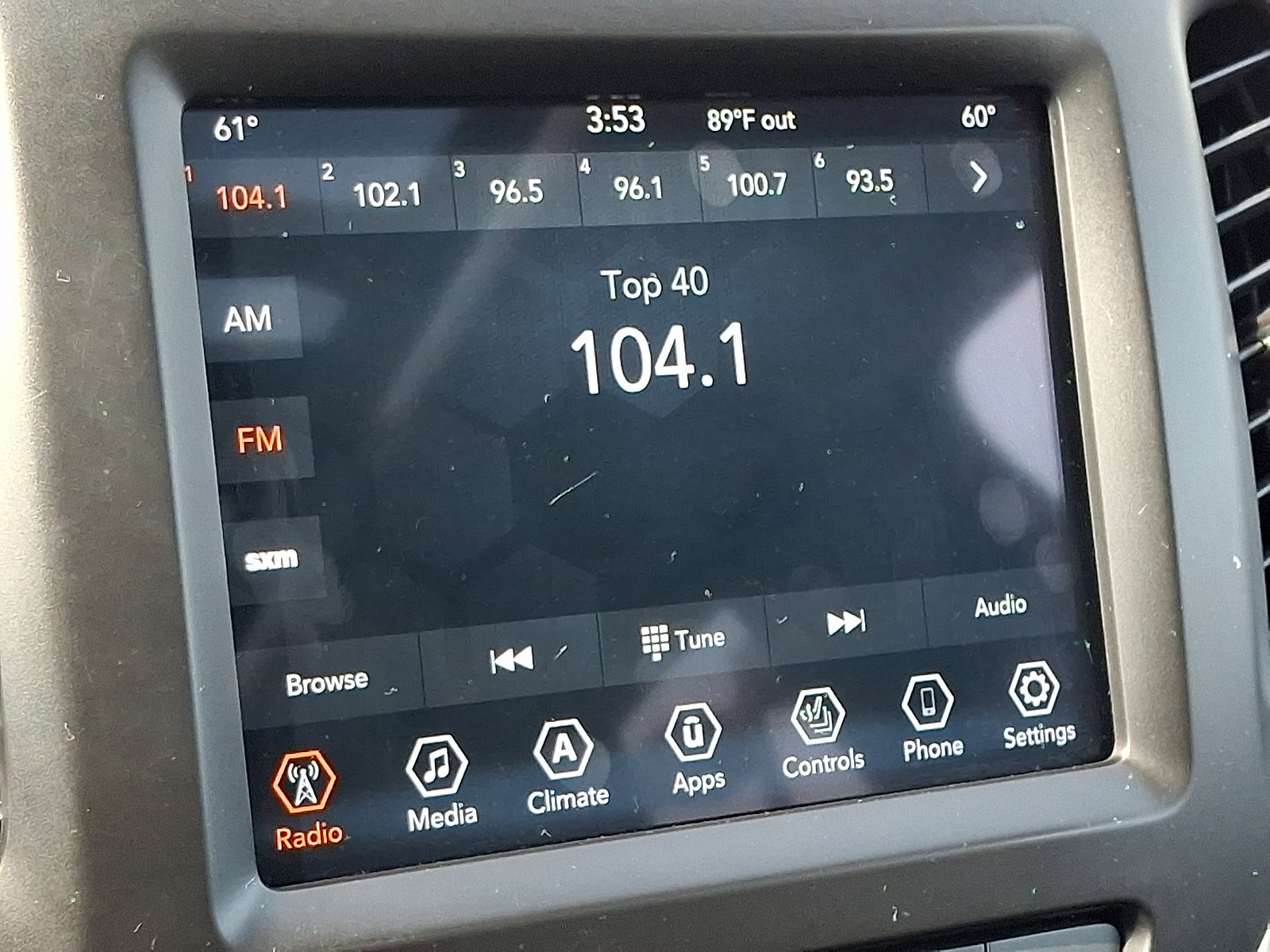 Certified 2021 Jeep Cherokee Latitude Lux w/ Sun & Sound Group AWD/4WD image 18