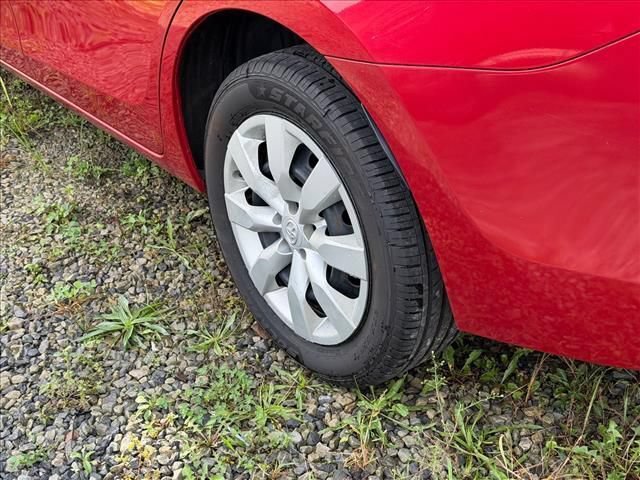 Used 2015 Toyota Corolla LE FWD image 10