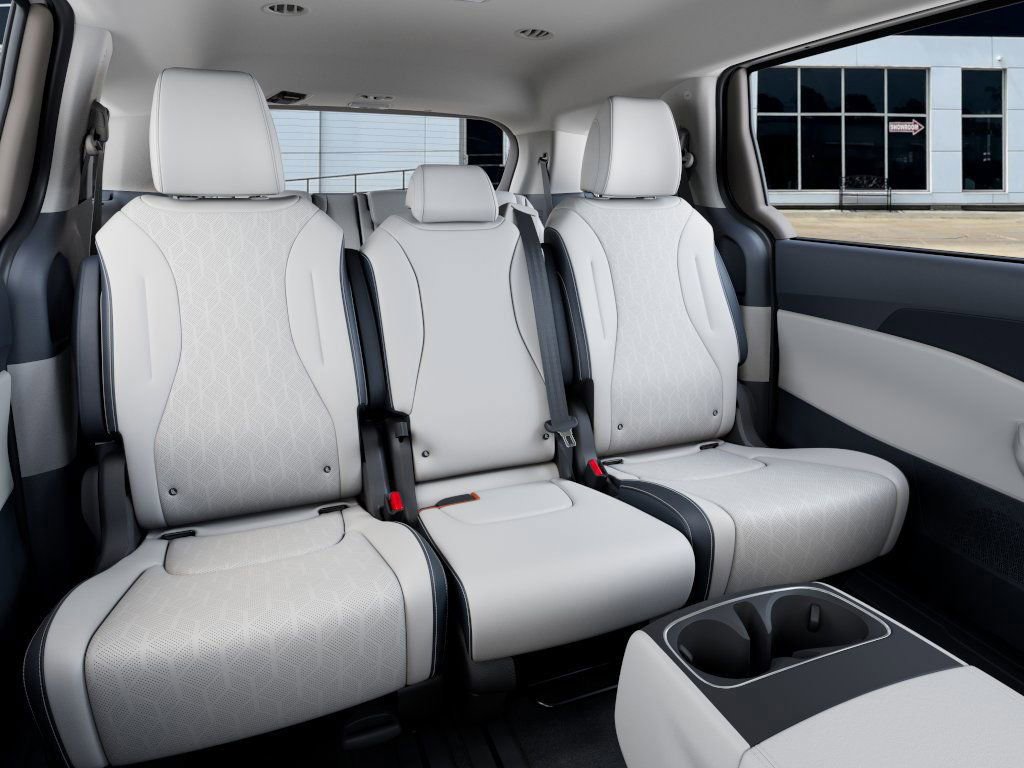 New 2026 Kia Carnival EX FWD image 19