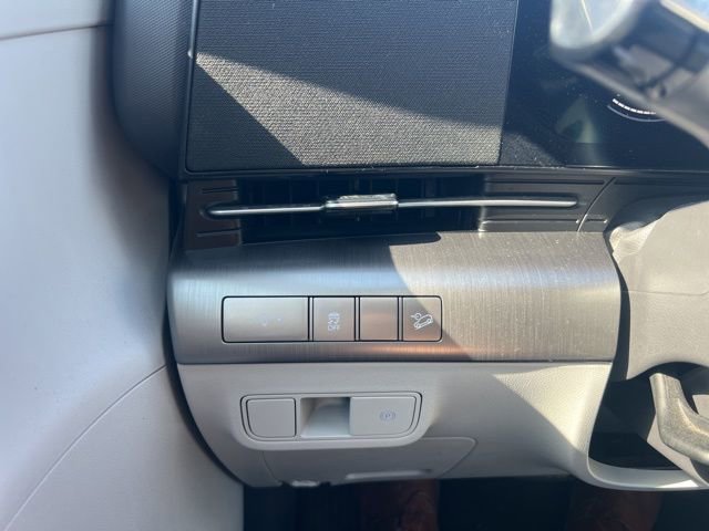 Used 2024 Hyundai Kona SEL image 13