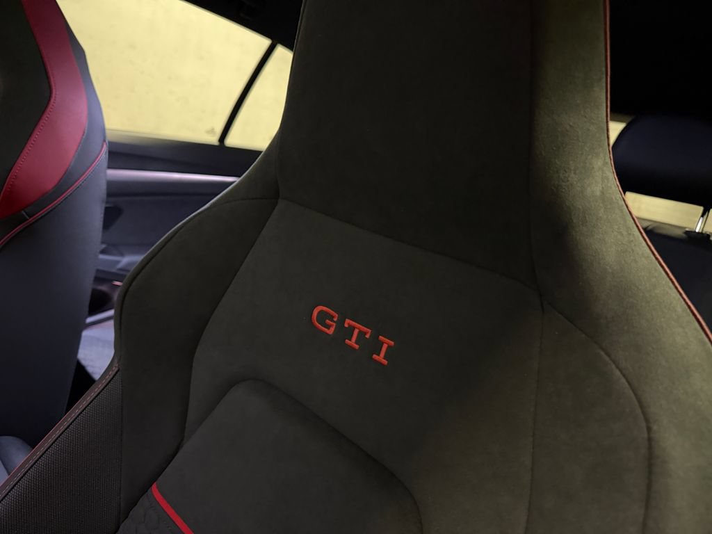 New 2026 Volkswagen GTI SE FWD image 11