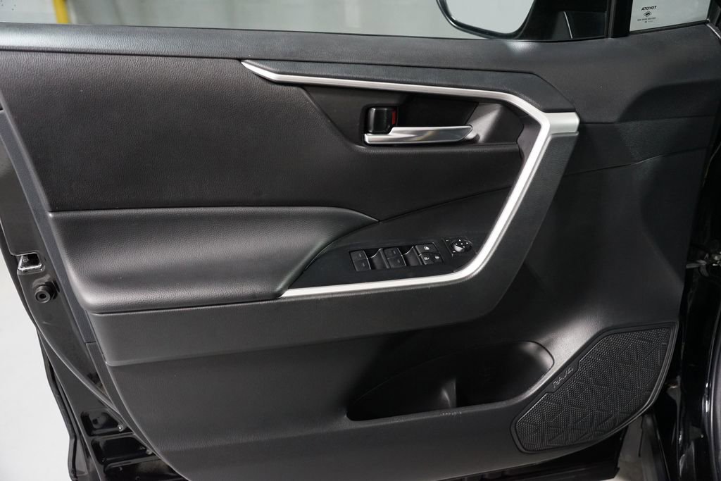 Certified 2024 Toyota RAV4 AWD Hybrid image 30