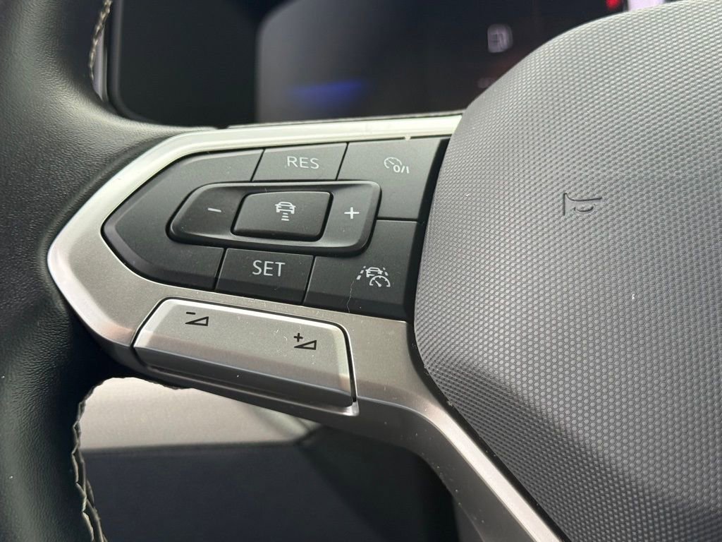 Used 2025 Volkswagen Taos S image 15