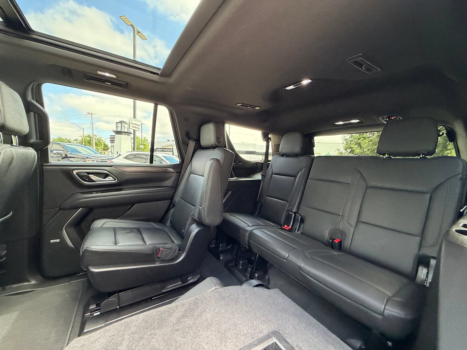 Used 2022 Chevrolet Tahoe LT w/ LT Signature Plus Package AWD/4WD image 32