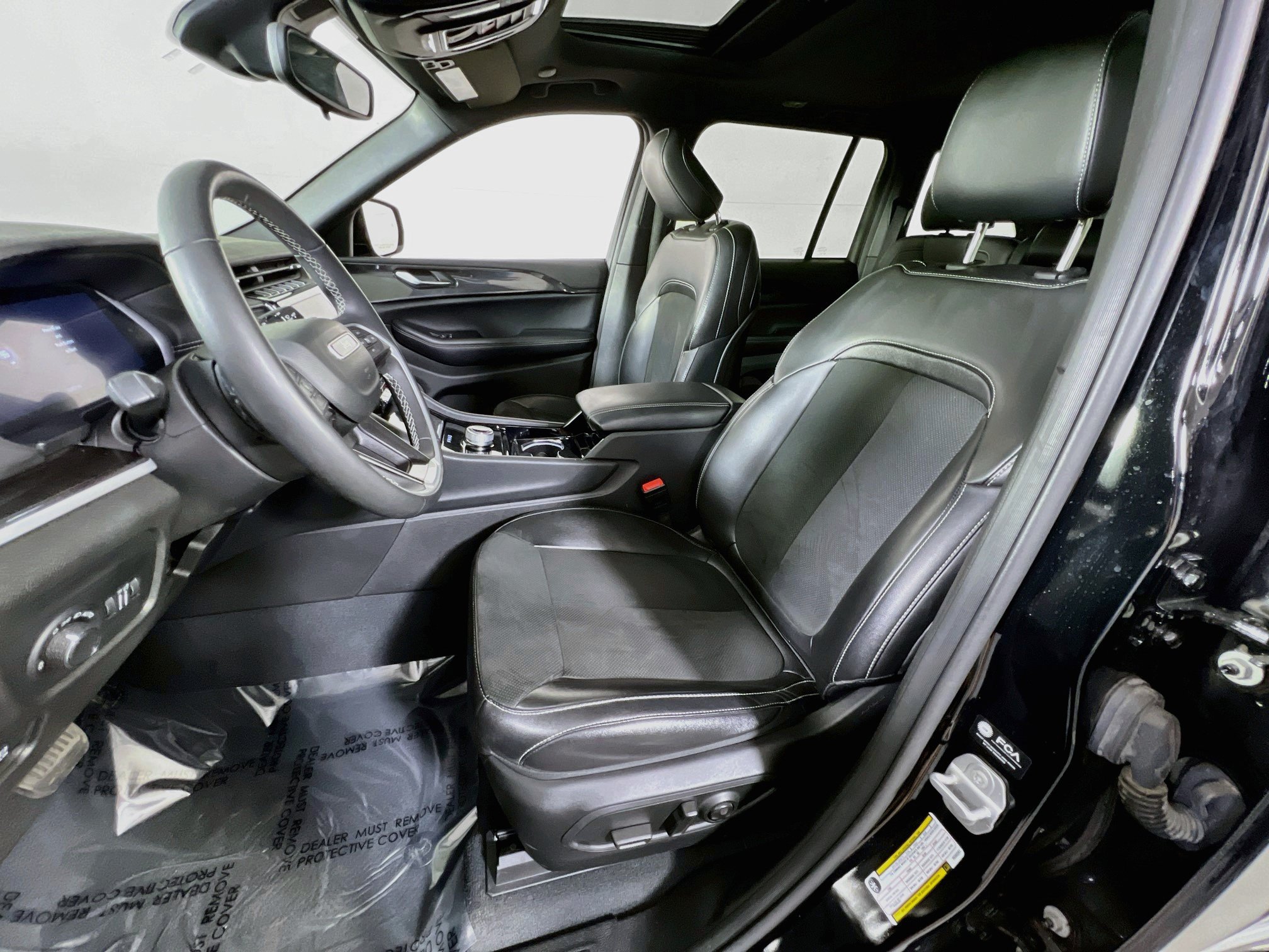 Used 2023 Jeep Grand Cherokee Altitude AWD/4WD image 20
