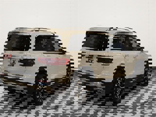 New 2025 Mercedes-Benz GLB 250 4MATIC image 4