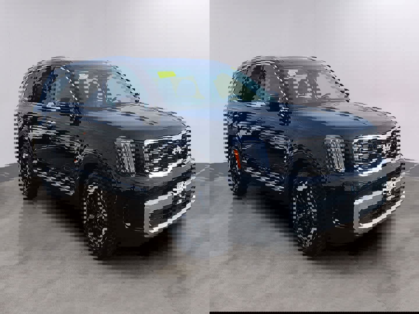 Used 2023 Kia Telluride S w/ S Sunroof Package image 3