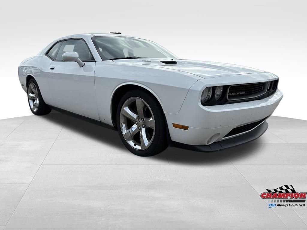 Used 2014 Dodge Challenger R/T image 9
