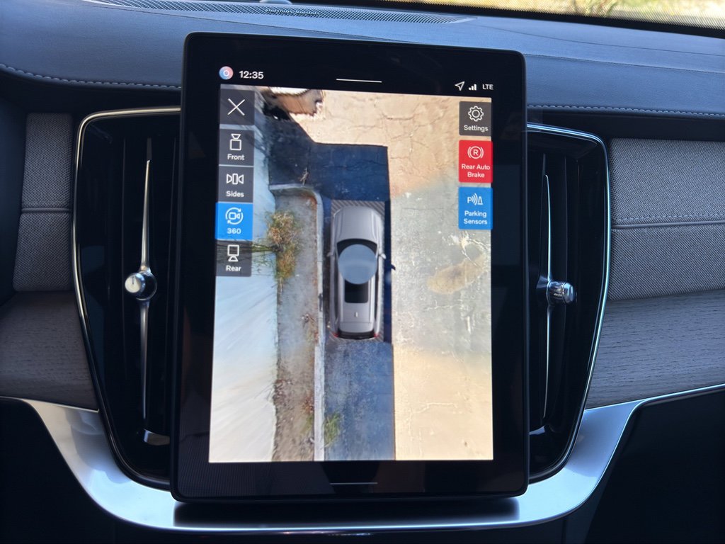 New 2026 Volvo XC90 B6 Plus w/ Protection Package Premier image 27