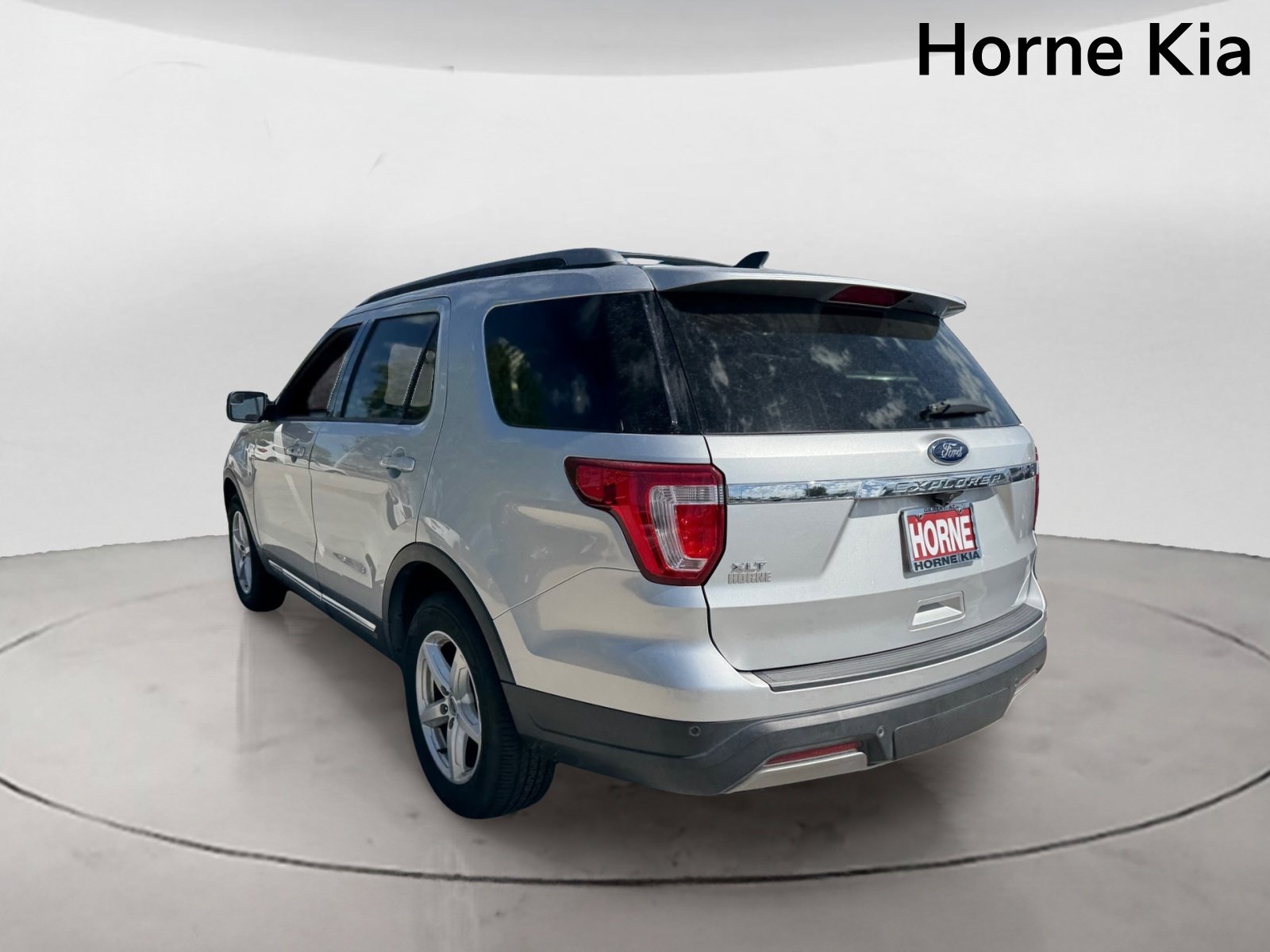 Used 2019 Ford Explorer XLT w/ Class III Trailer Tow Package FWD image 5