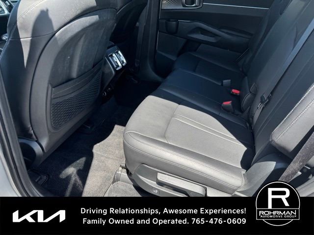 Used 2022 Kia Sorento S FWD image 9